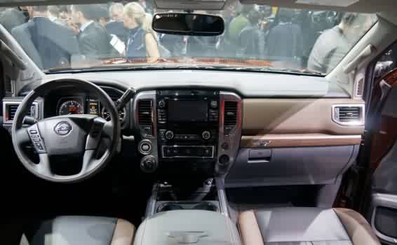 Internal-Nissan-Titan-2016-1024x633