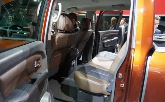 Nissan-Titan-2016-seats-1024x633