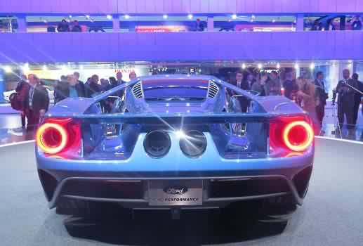 The-back-of-the-Ford-GT-2016