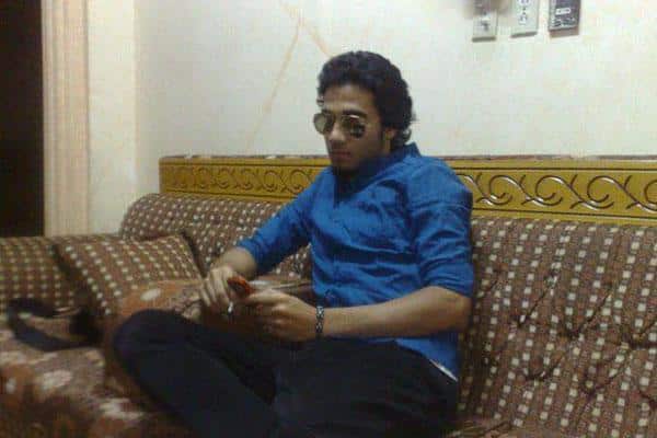 إسماعيل مبارك في المنزل