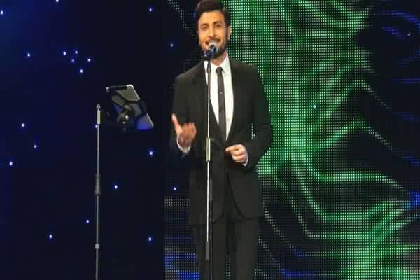 ماجد المهندس في احدى الحفلات