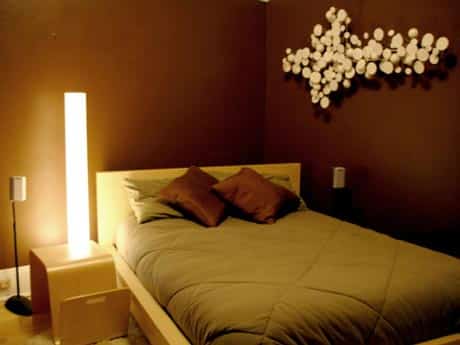 Simple-Small-Bedroom-Design-and-Decor