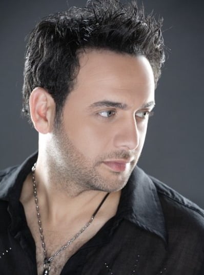 اجدد صور النجم مصطفى قمر