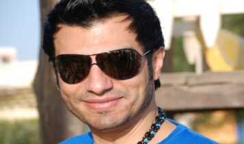المغنى ايهاب توفيق