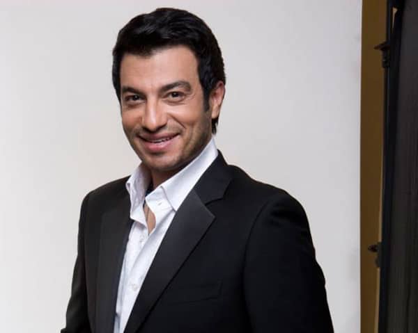 النجم ايهاب توفيق