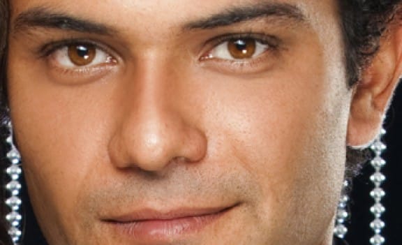 صور للنجم والفنان اسر ياسين