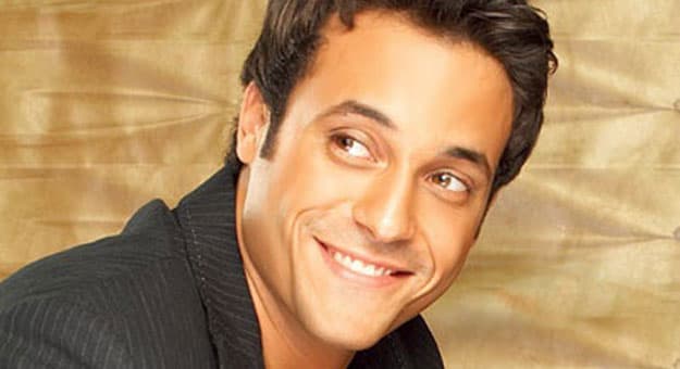 صور للنجم يوسف الشريف