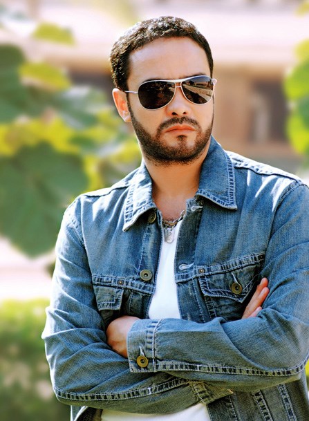 صور و خلفيات للفنان محمد رجب