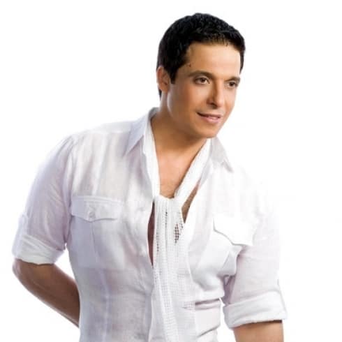 صور وخلفيات النجم عامر منيب