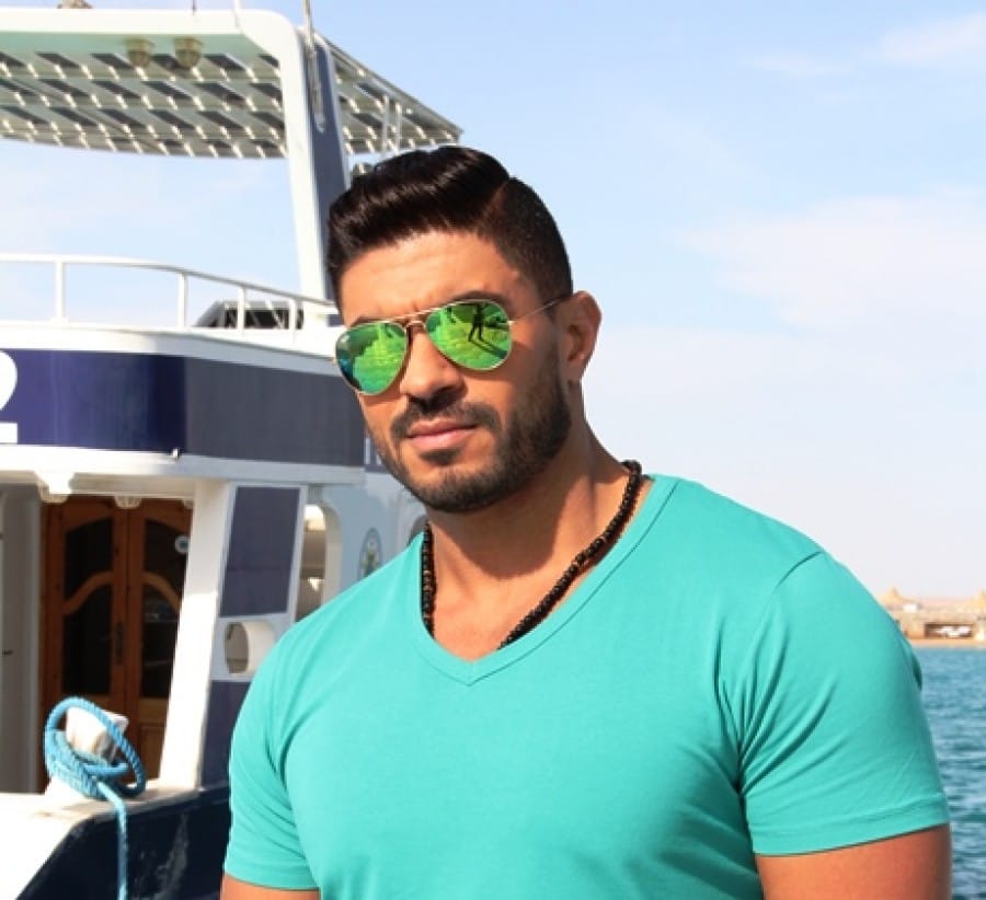 صورة للفنان خالد سليم على البحر