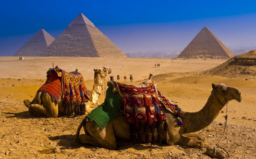 صور للجمال في الأهرامات
