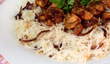 الأرز بقطع الدجاج