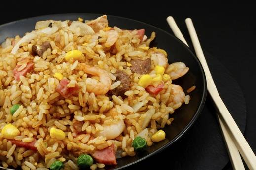 طريقة عمل أرز مقلي بالخضار والمشروم
