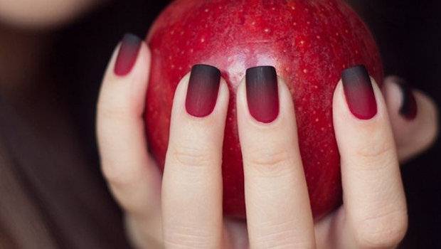 طرق طلاء الأظافر
