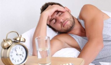 أطعمة تمنع عنك النوم