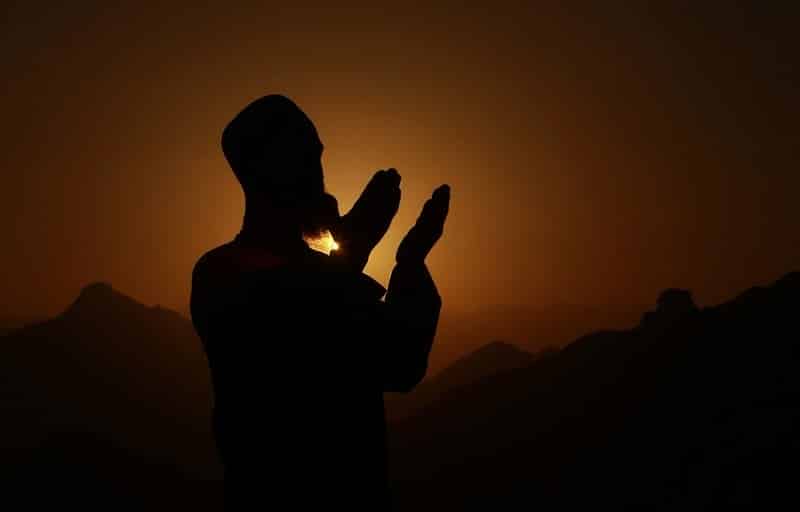 الدعاء عند سماع الأذان