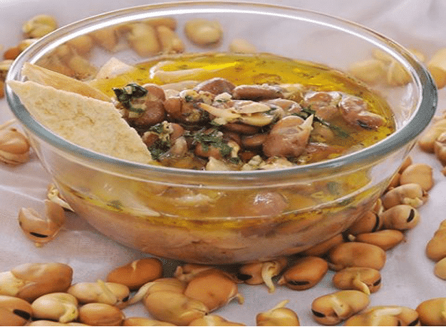 طريقة عمل شوربة الفول النابت
