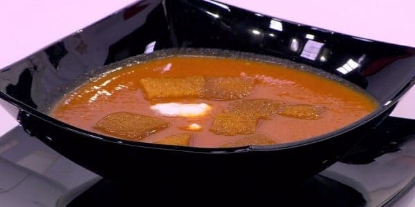 طريقة عمل شوربة الطماطم بالجزر