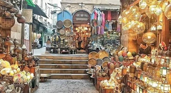 خان الخليلي من اماكن السياحة في القاهرة للشباب