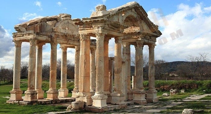 روما أجمل مدن السياحة في ايطاليا