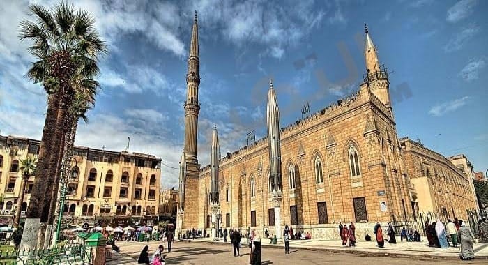 مسجد الإمام الحسين اجمل اماكن السياحة في القاهرة