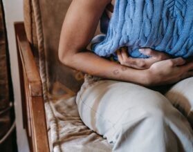 علاج حرقة المعدة بالأعشاب
