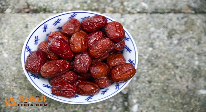 تفسير حلم رؤية أكل التمر في المنام