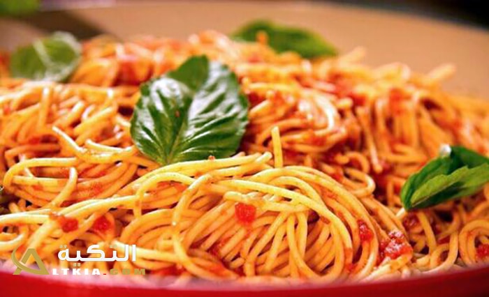مكرونة بالصوص الأحمر